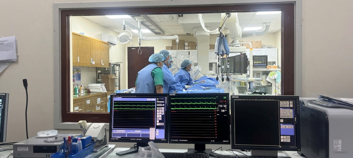 Bệnh viện Trường Đại học Y Dược Cần Thơ điều trị phình mạch não bằng phương pháp đặt stent coil